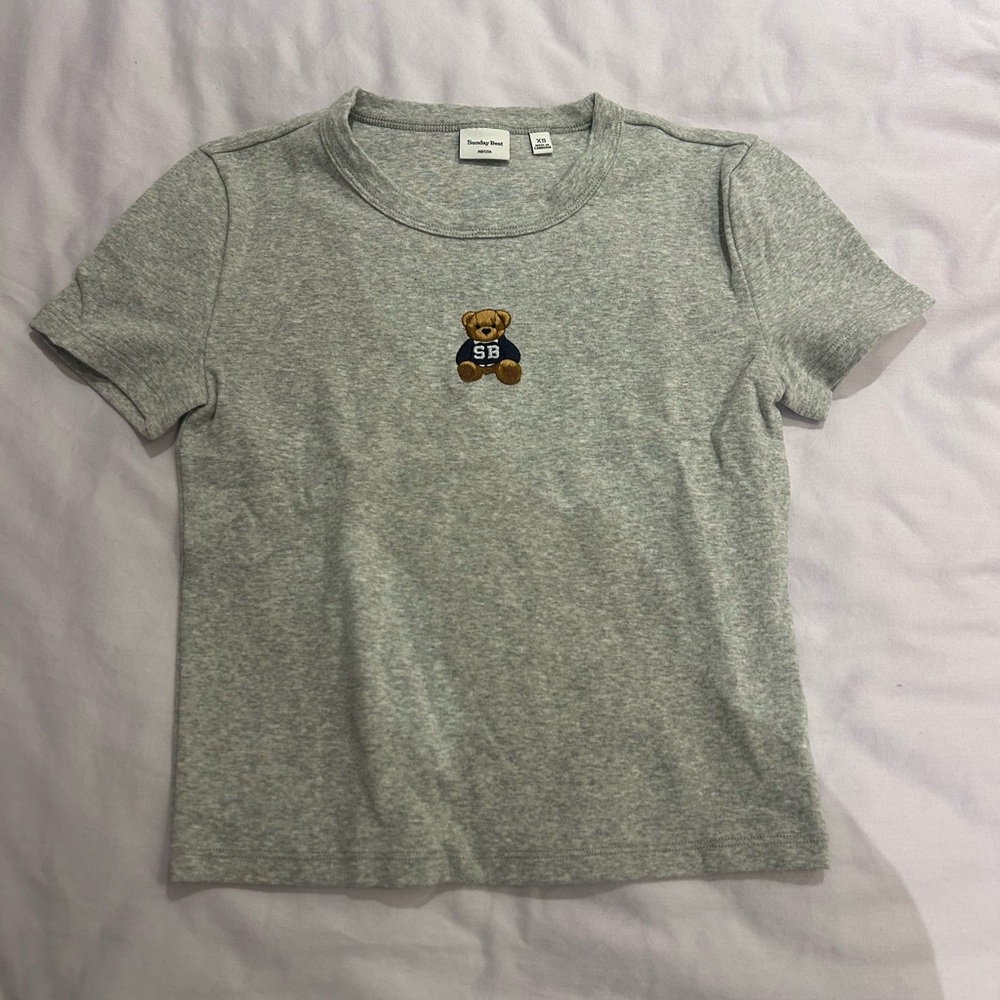 Aritzia Gray Tee with Bear Design